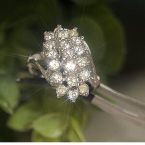 Elegant Silver Cluster Ring